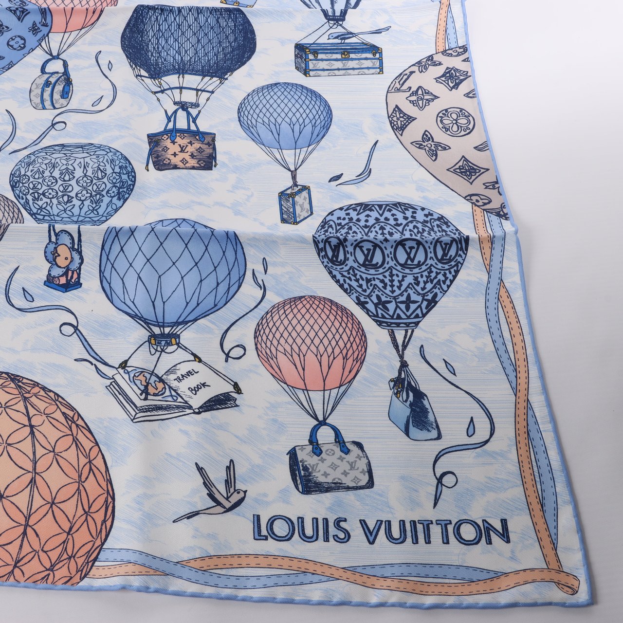 Louis Vuitton Louis Vuitton "up AND away" 100% Silk Scarf in Blue M78448 Blauw