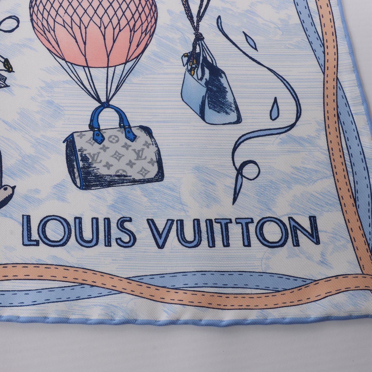 Louis Vuitton Louis Vuitton "up AND away" 100% Silk Scarf in Blue M78448 Blauw