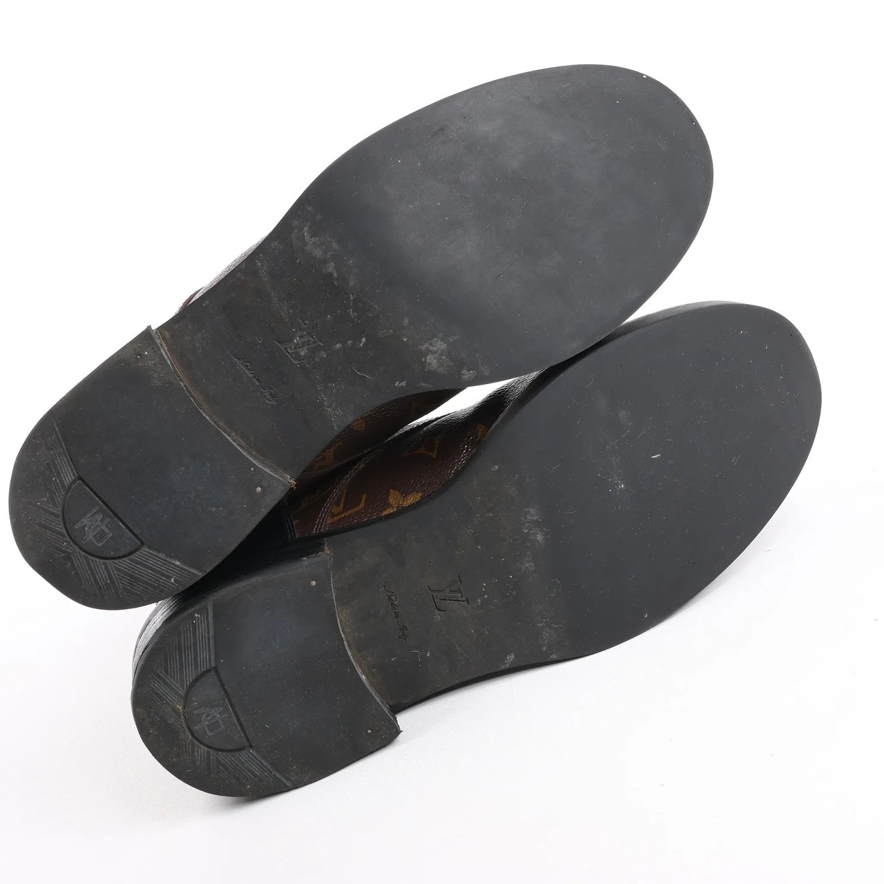 Louis Vuitton Louis Vuitton Monogram Wonderland Flat Ranger Ankle Boots in Black, Size 39 EU Bruin