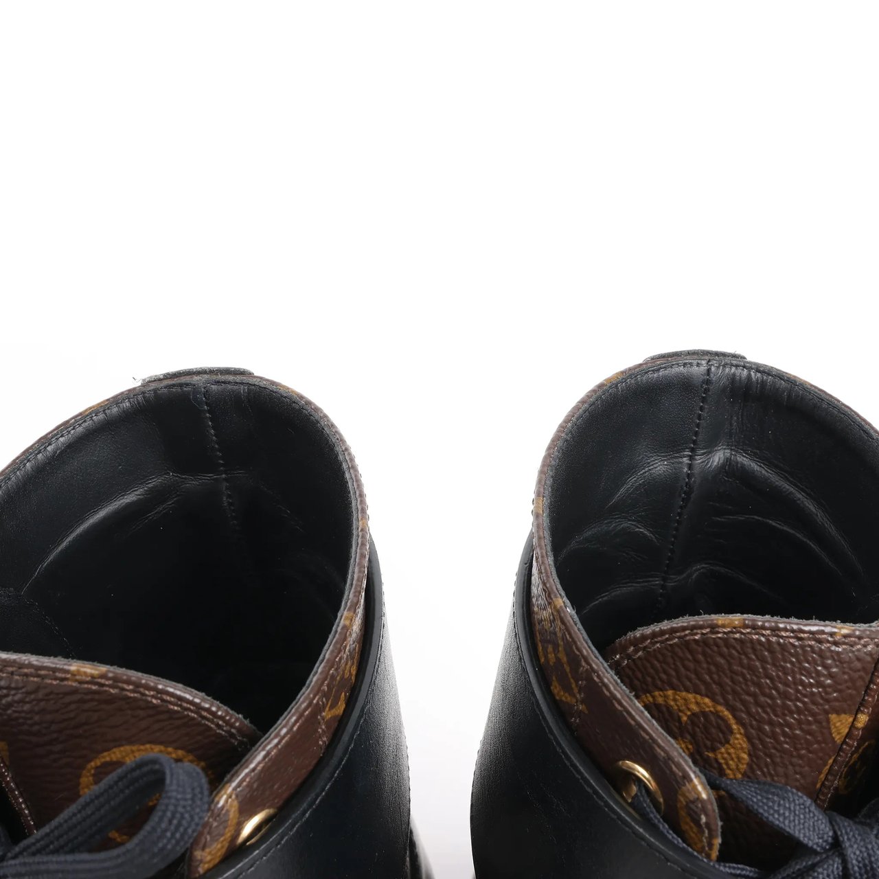 Louis Vuitton Louis Vuitton Monogram Wonderland Flat Ranger Ankle Boots in Black, Size 39 EU Bruin