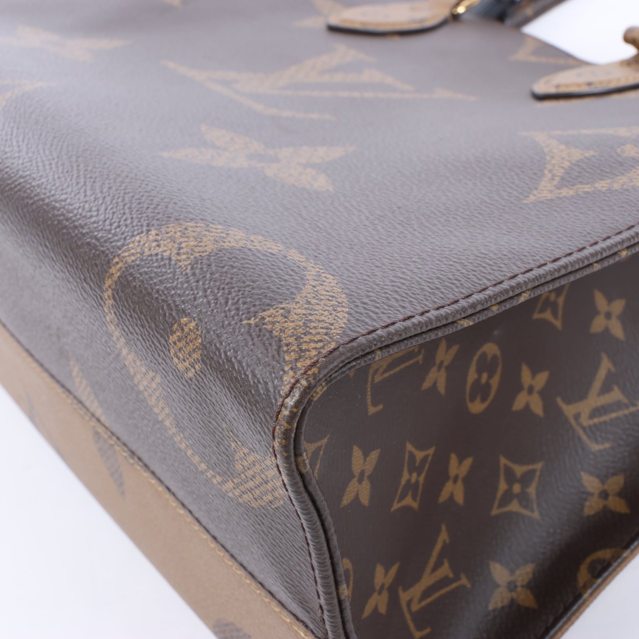 Louis Vuitton Louis Vuitton Giant Monogram Reverse On the Go MM in Brown M45321 Bruin