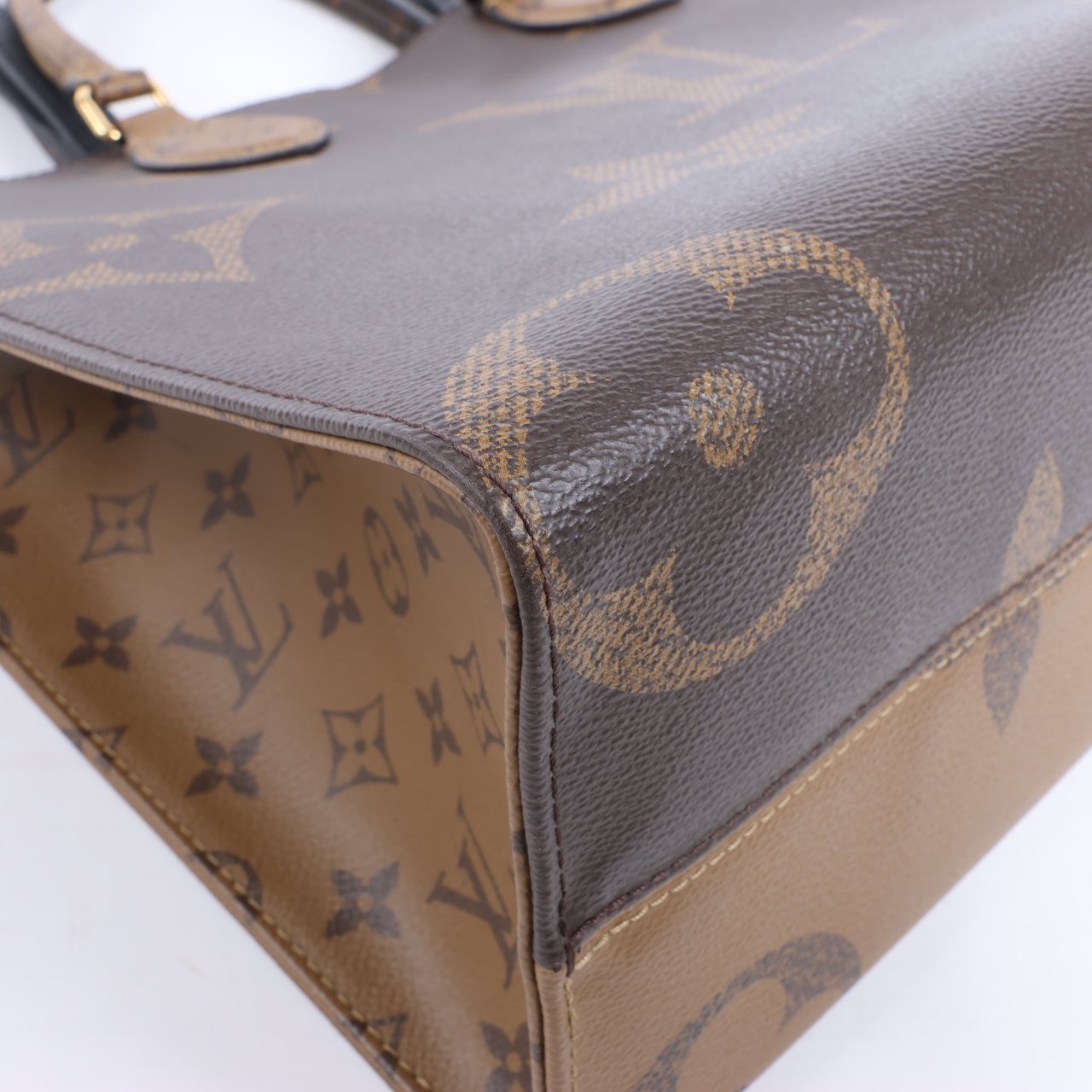 Louis Vuitton Louis Vuitton Giant Monogram Reverse On the Go MM in Brown M45321 Bruin