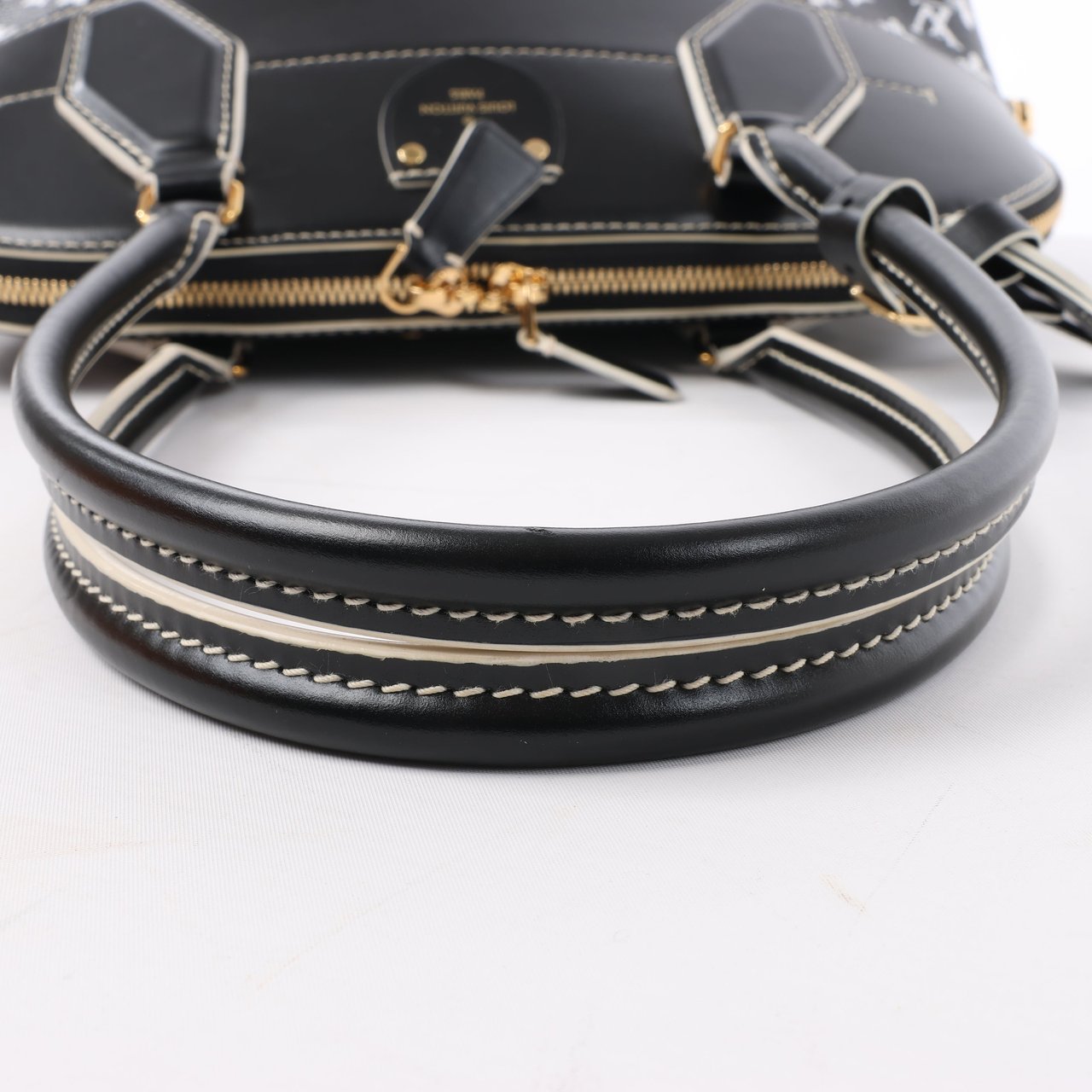 Louis Vuitton Louis Vuitton Catogram Alma Souple 2Way Shoulder Bag in Black M44403 Zwart