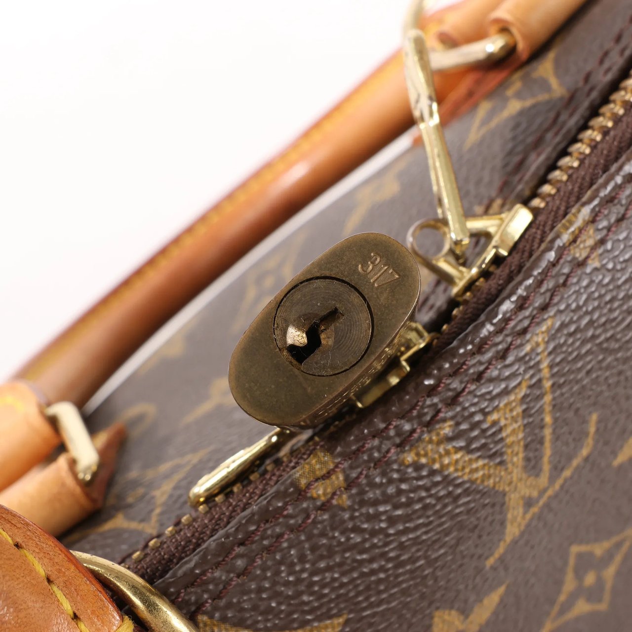 Louis Vuitton Louis Vuitton Monogram Canvas Alma PM Handbag in Brown M51130 Bruin