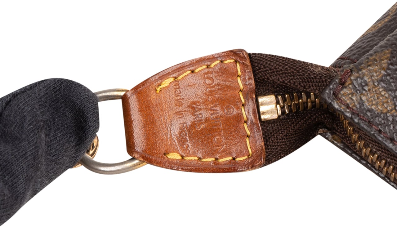 Louis Vuitton Louis Vuitton Canvas Monogram Pochette Accessoire Shoulder Bag Bruin