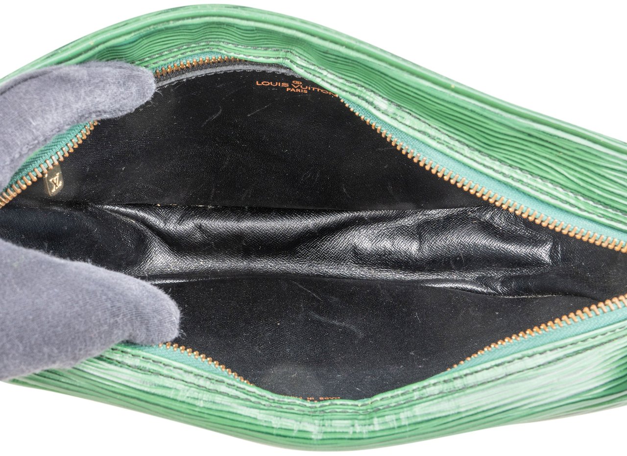 Louis Vuitton Green Epi Leather Jeune Fille MM Crossbody Bag Groen