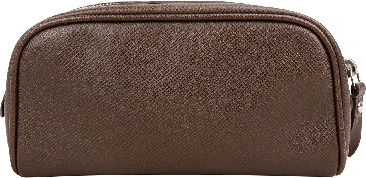 Louis Vuitton Louis Vuitton Brun Taiga Leather Toiletry Bag Bruin