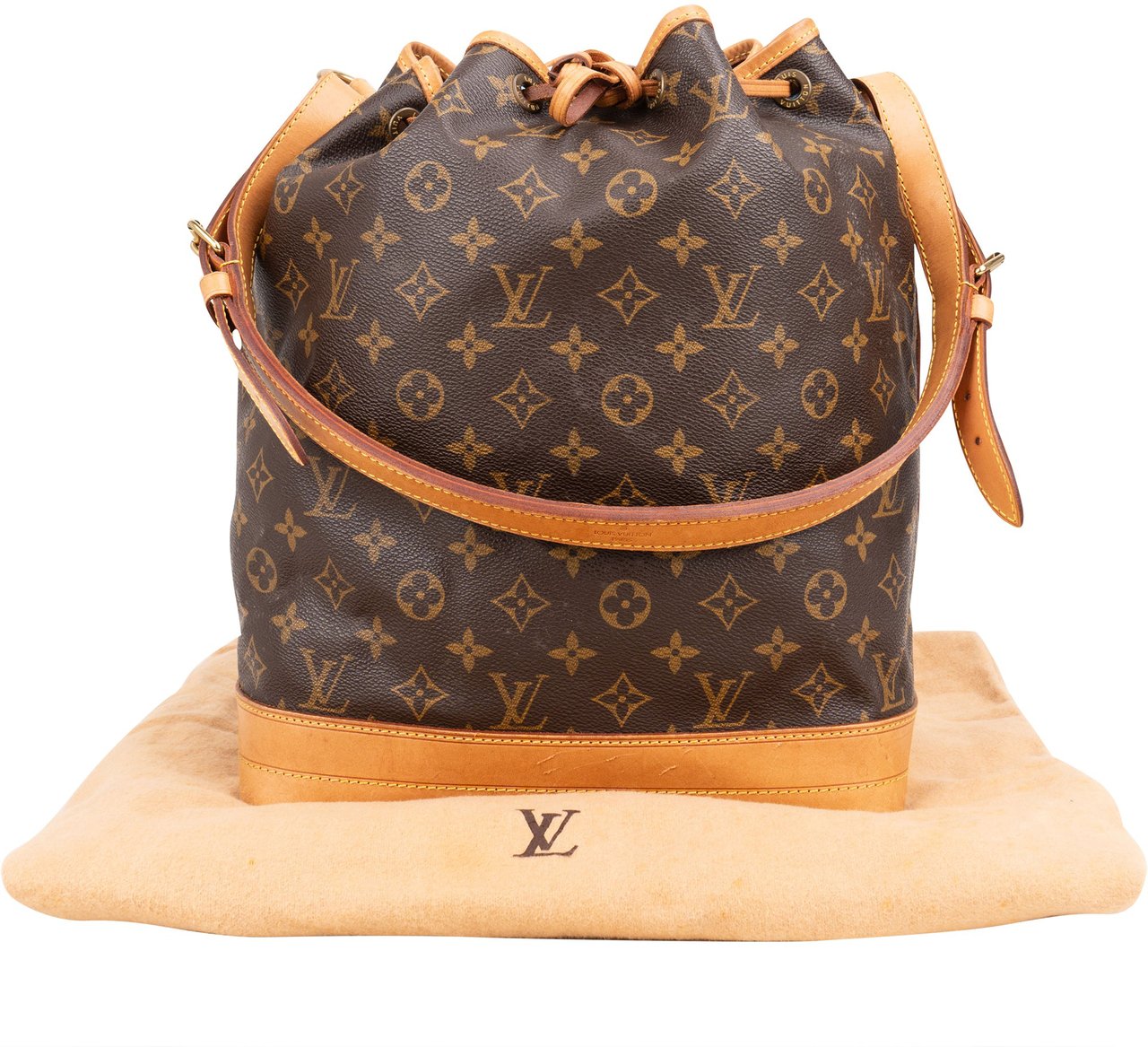 Louis Vuitton Louis Vuitton Canvas Monogram Sac Noe Grande Shoulder Bag Bruin
