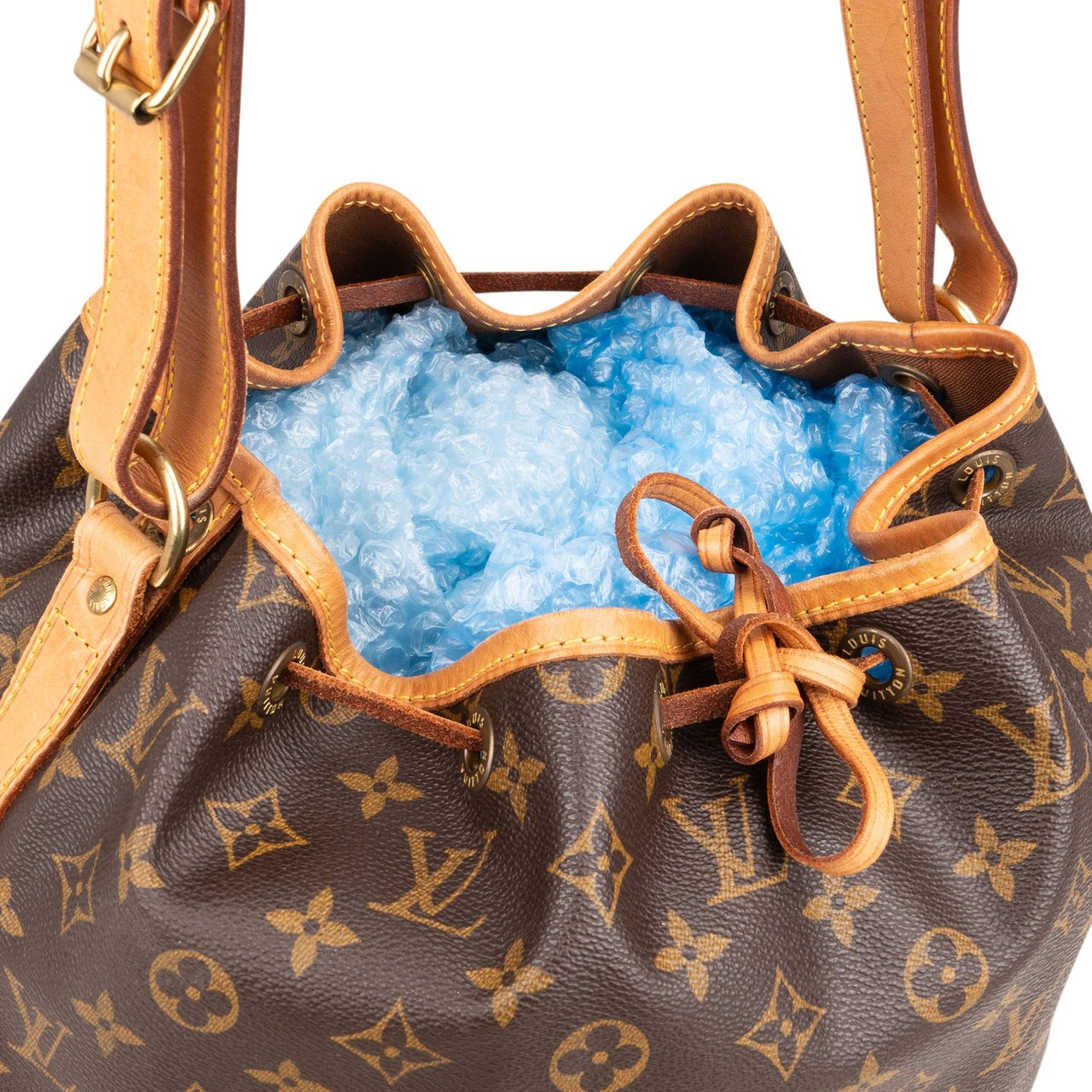 Louis Vuitton Louis Vuitton Canvas Monogram Sac Noe Grande Shoulder Bag Bruin