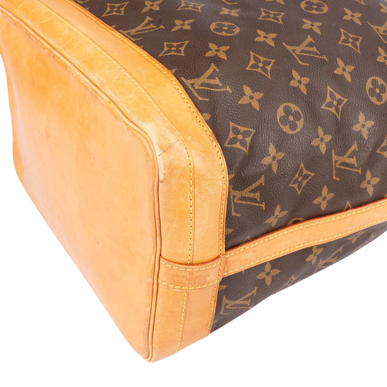 Louis Vuitton Monogram Canvas Sac Noé Grande Shoulder Bag Bruin