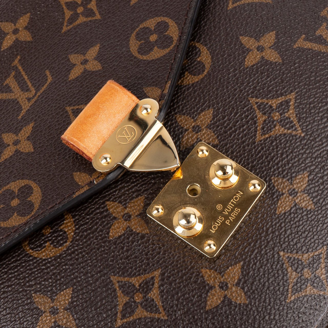 Louis Vuitton Louis Vuitton Monogram Canvas Metis Handbag Bruin
