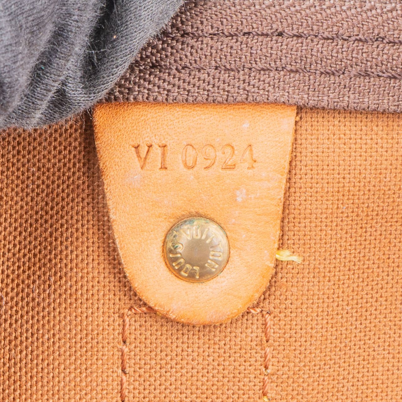 Louis Vuitton Louis Vuitton Monogram Canvas Keepall 60 Bandoulière Travel Bag Bruin