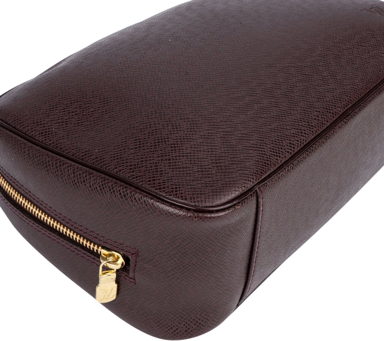 Louis Vuitton Louis Vuitton Taiga Leather Trousse Toilette Handbag Bruin