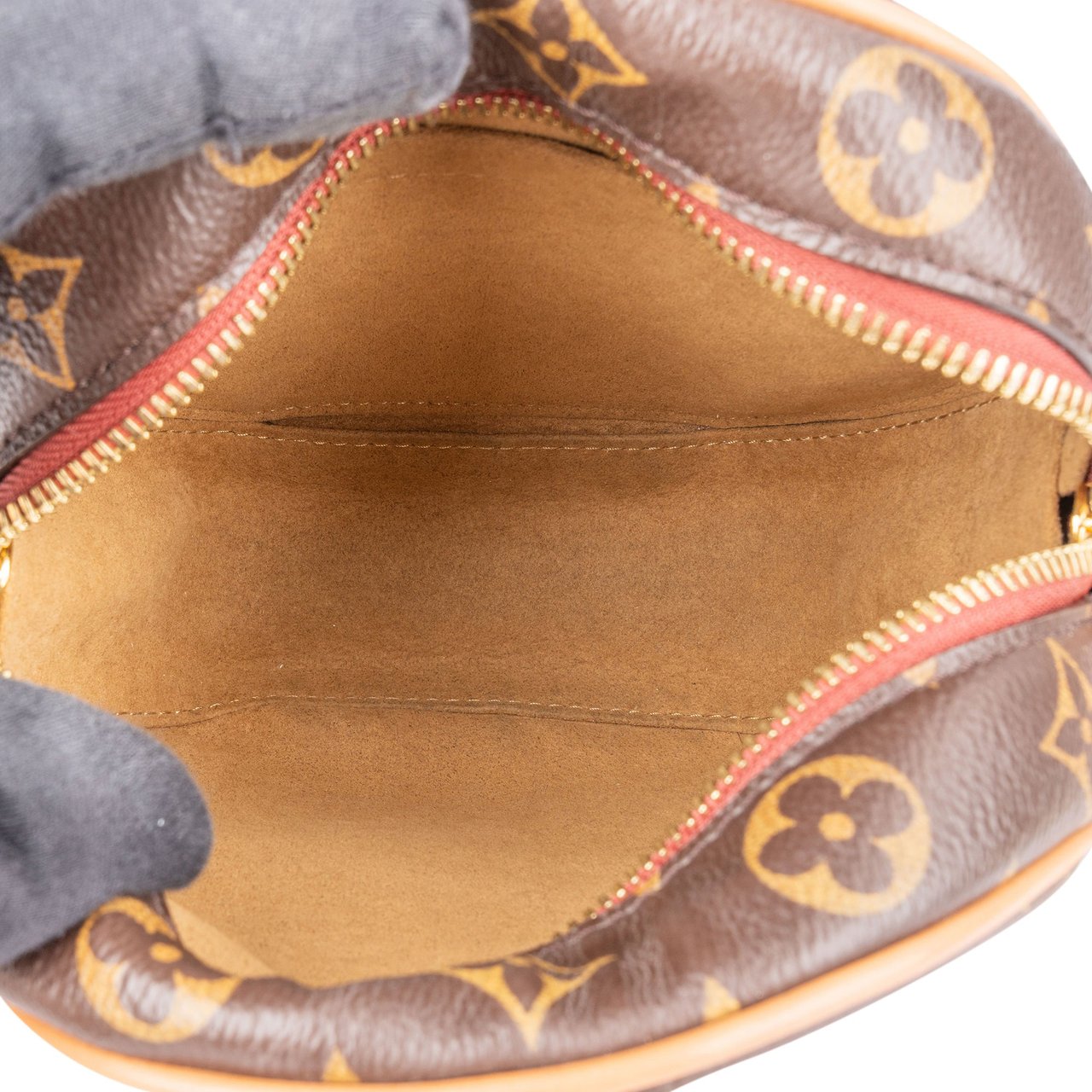 Louis Vuitton Louis Vuitton Monogram Canvas Boite Chapeau Souple PM Crossbody Bag Bruin