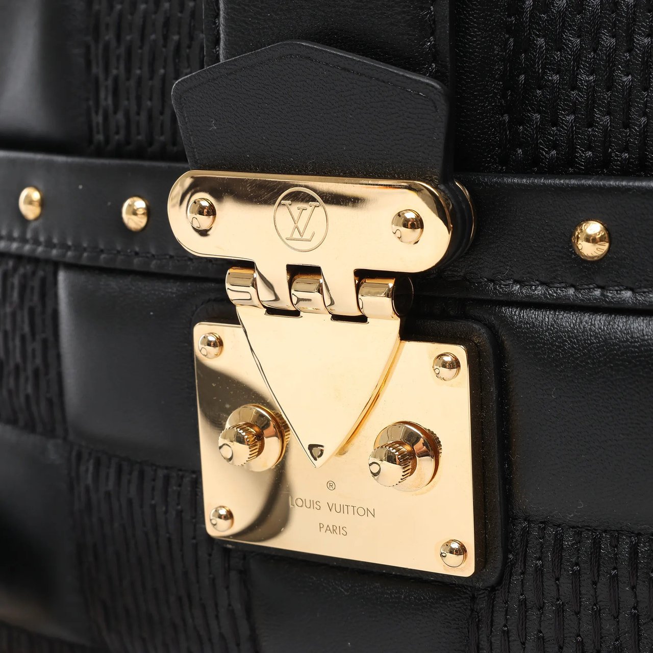 Louis Vuitton Louis Vuitton Damier Quilt Troca MM Crossbody Bag in Black M59114 Zwart