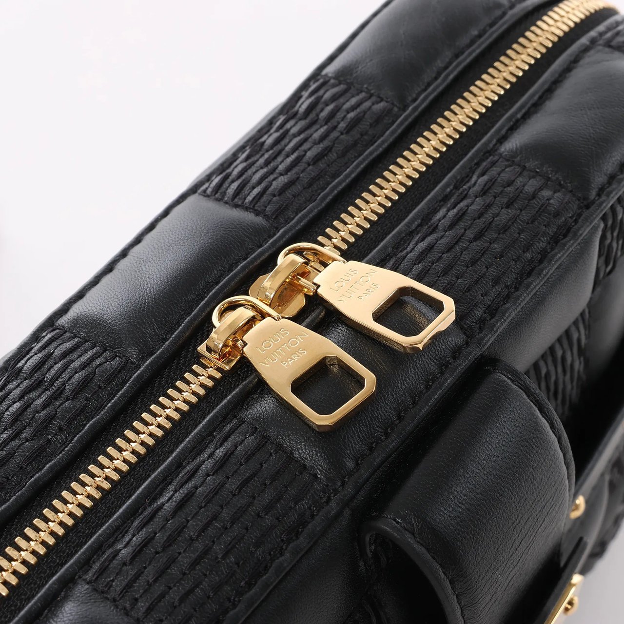 Louis Vuitton Louis Vuitton Damier Quilt Troca MM Crossbody Bag in Black M59114 Zwart