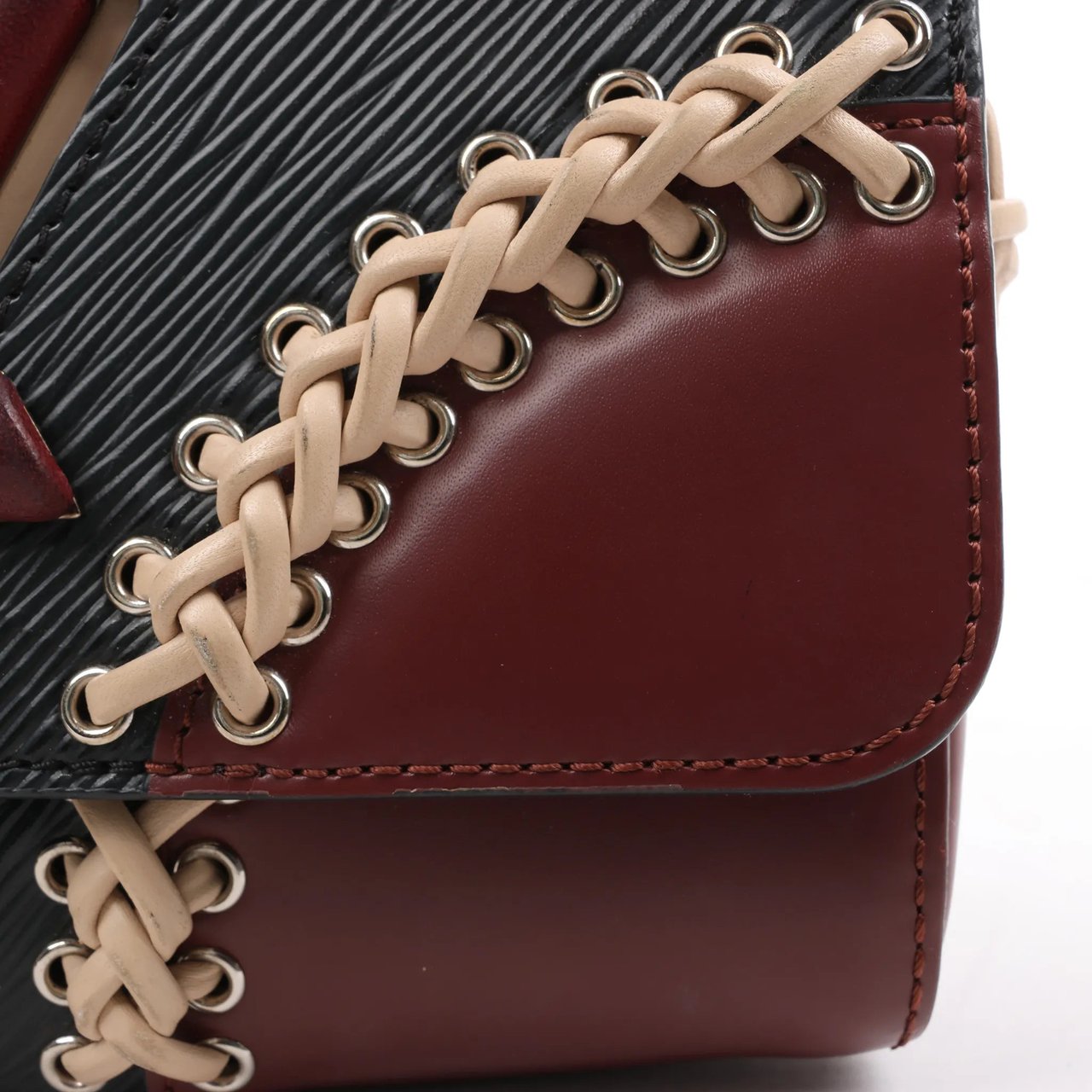 Louis Vuitton Louis Vuitton Epi Leather Twist MM Shoulder Bag in Black M42449 Zwart