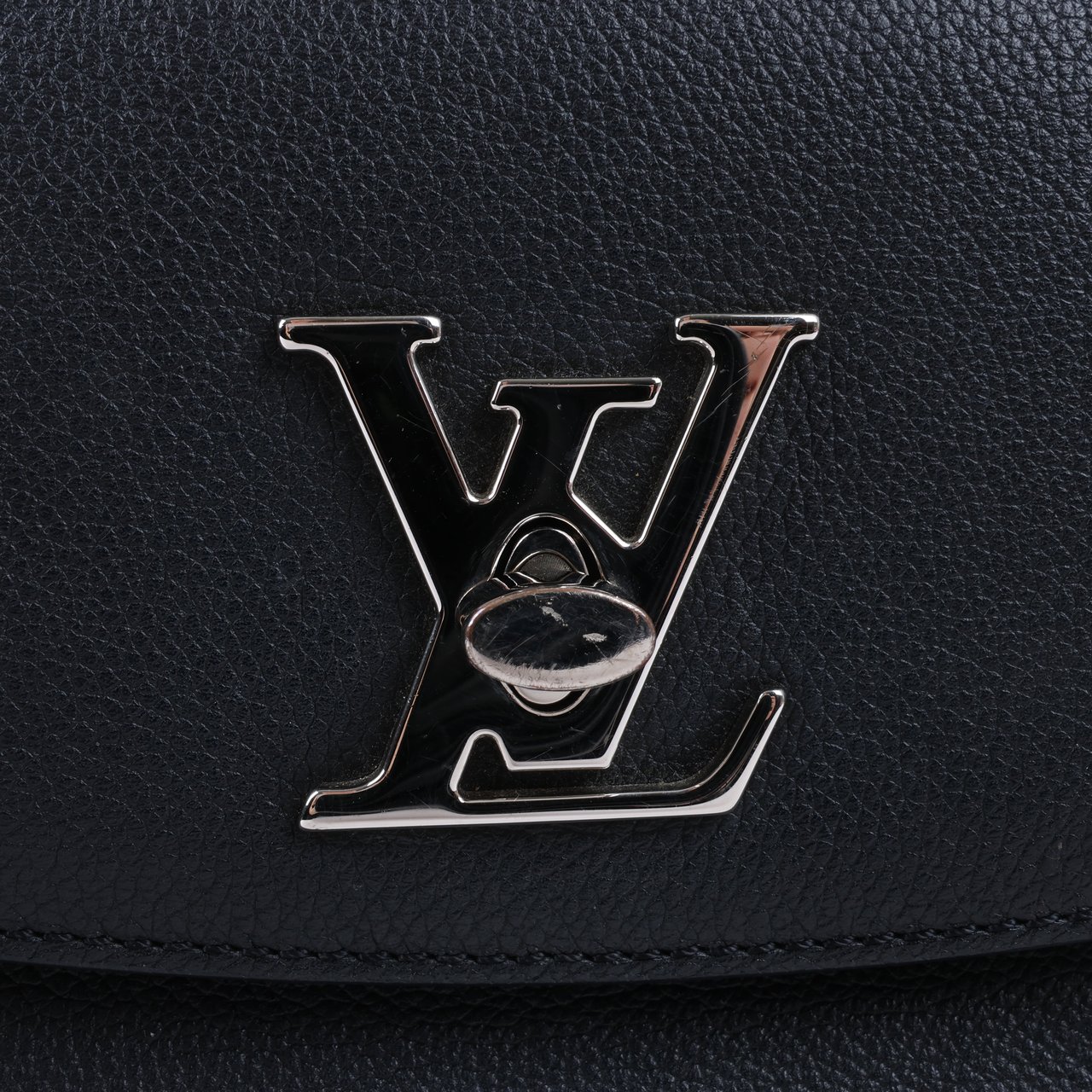 Louis Vuitton Louis Vuitton LV Logo LockMe Ever BB 2Way Shoulder Bag M53937 Zwart