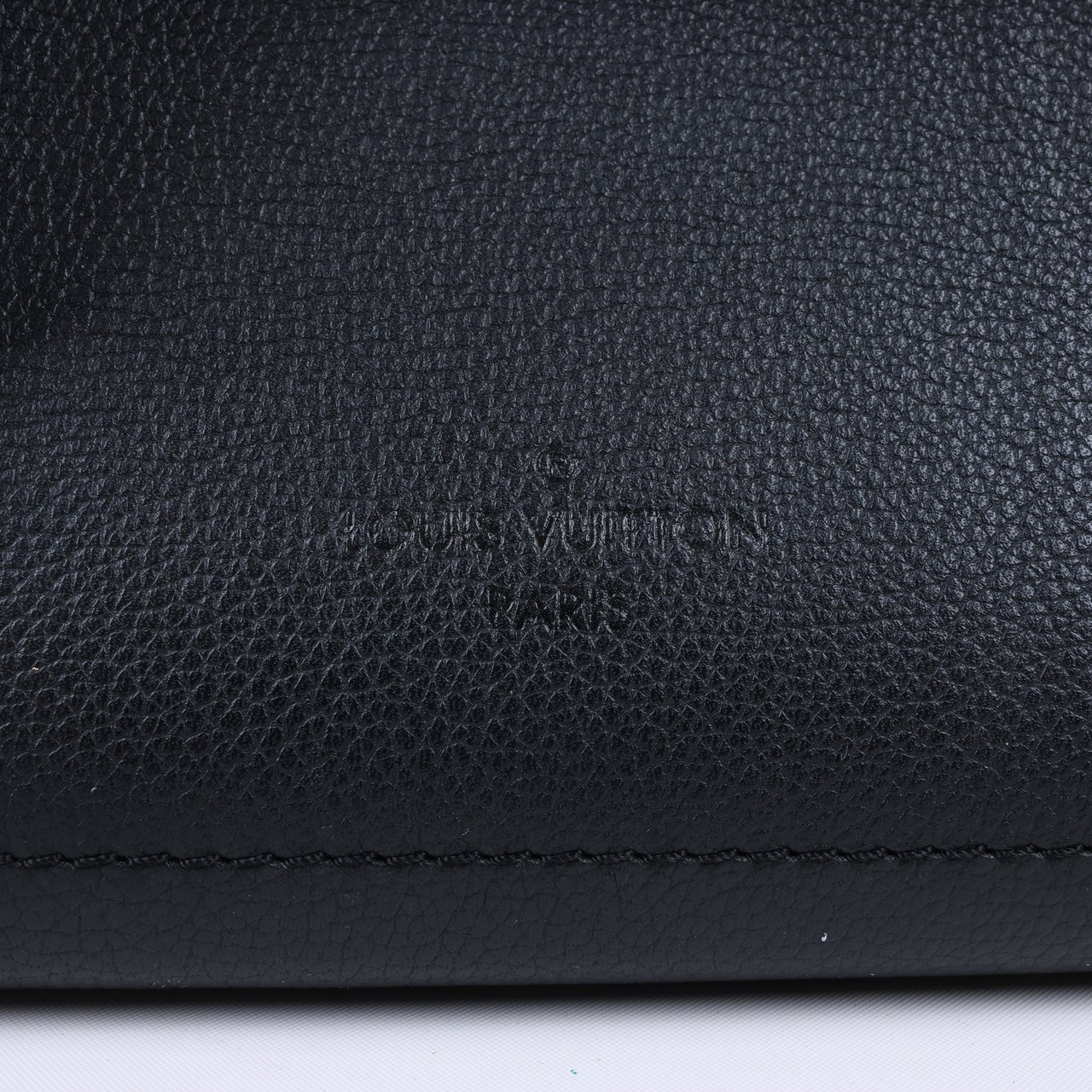 Louis Vuitton Louis Vuitton LV Logo LockMe Ever BB 2Way Shoulder Bag M53937 Zwart