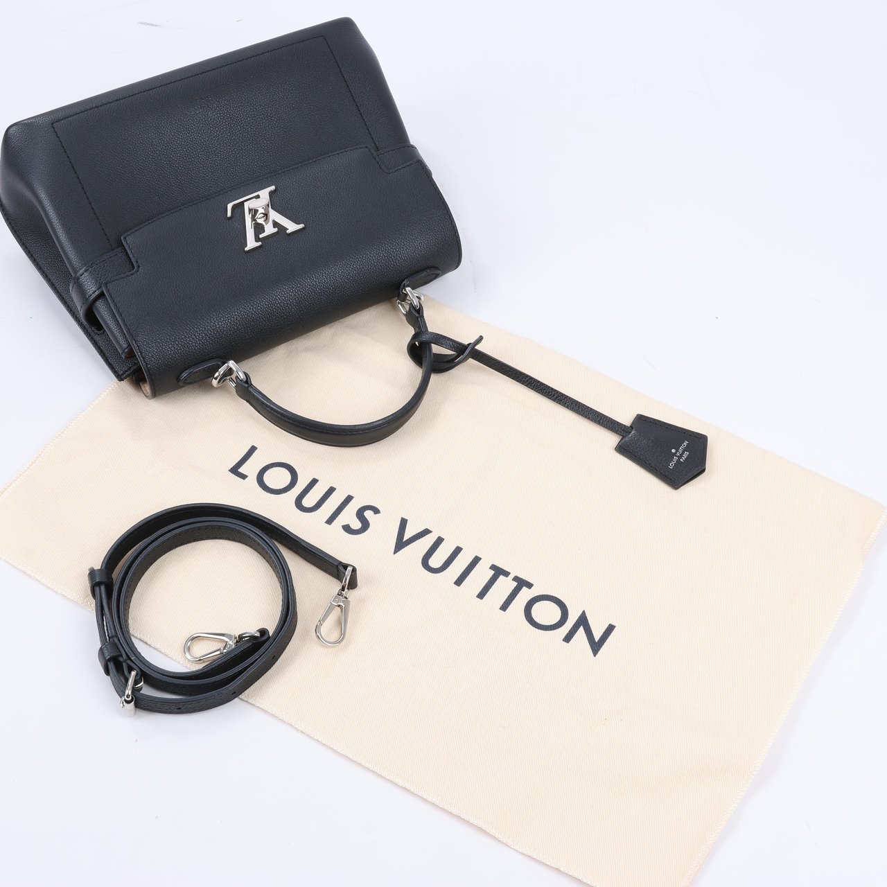 Louis Vuitton Louis Vuitton LV Logo LockMe Ever BB 2Way Shoulder Bag M53937 Zwart