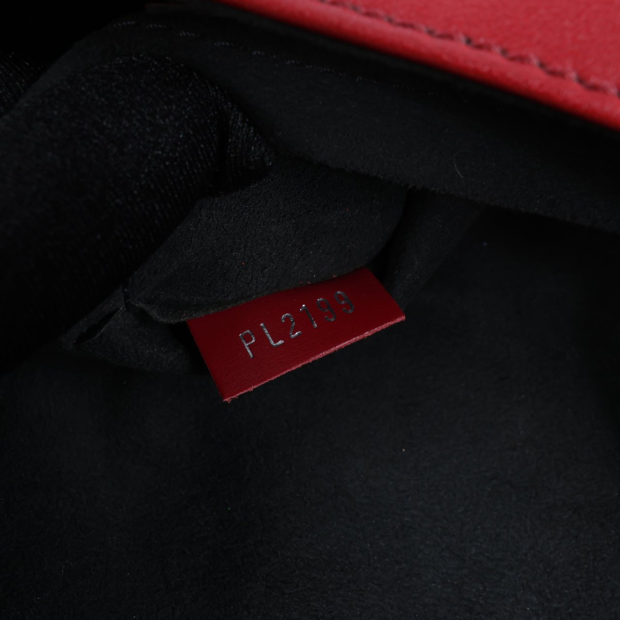 Louis Vuitton Louis Vuitton LV logo x Leather Tanblan Crossbody Bag in Red M55506 Rood