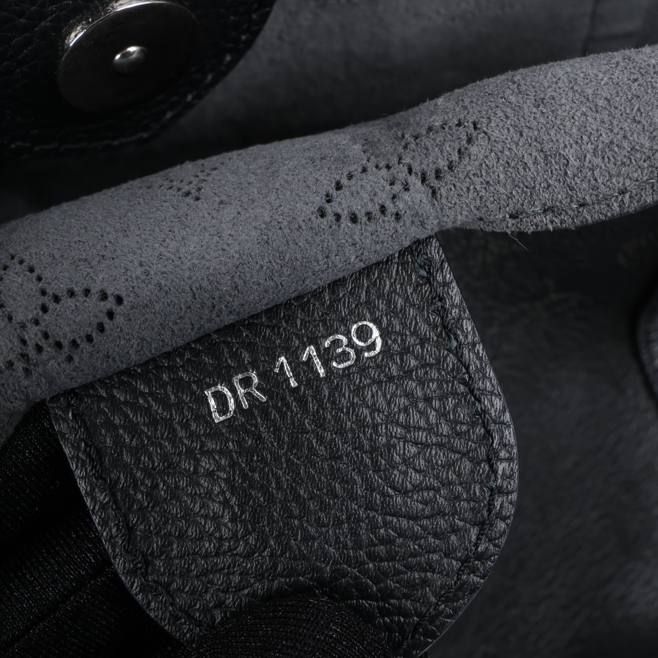 Louis Vuitton Louis Vuitton Hina Monogram Mahina Leather Shoulder Bag in Black M54350 Zwart