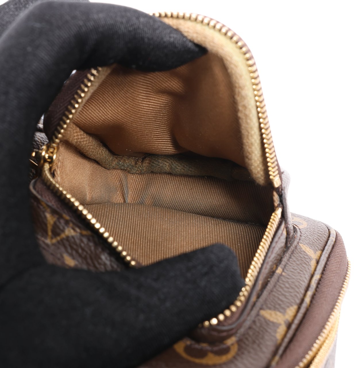 Louis Vuitton Louis Vuitton Monogram Utility Crossbody Bag M80446 Bruin