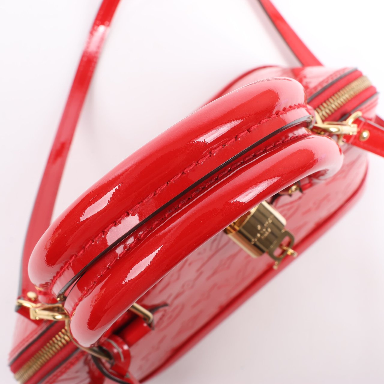 Louis Vuitton Louis Vuitton Monogram Vernis Alma BB Handbag in Red M90174 Rood