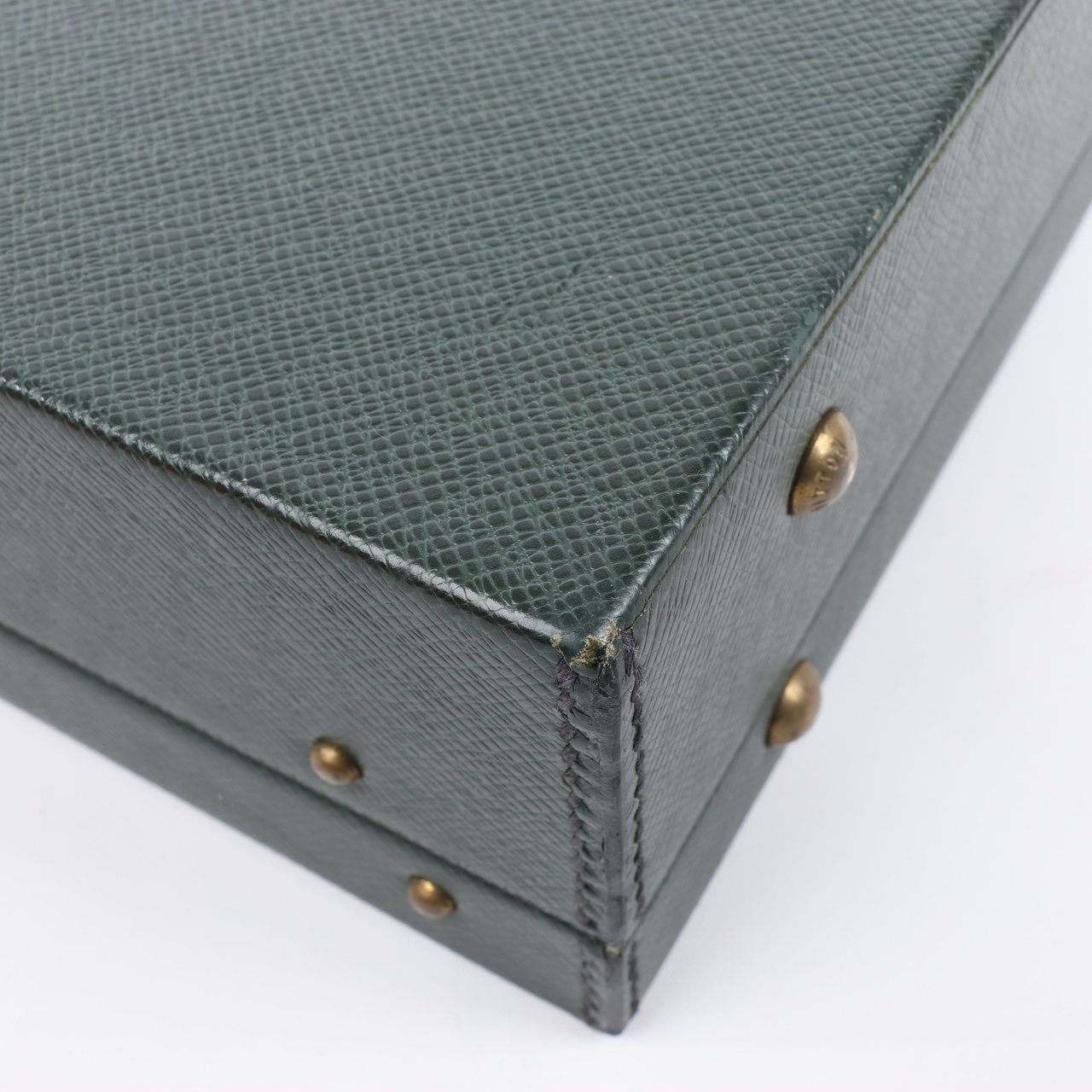 Louis Vuitton Louis Vuitton Taiga Diplomat Travel Bag in Green M30014 Groen