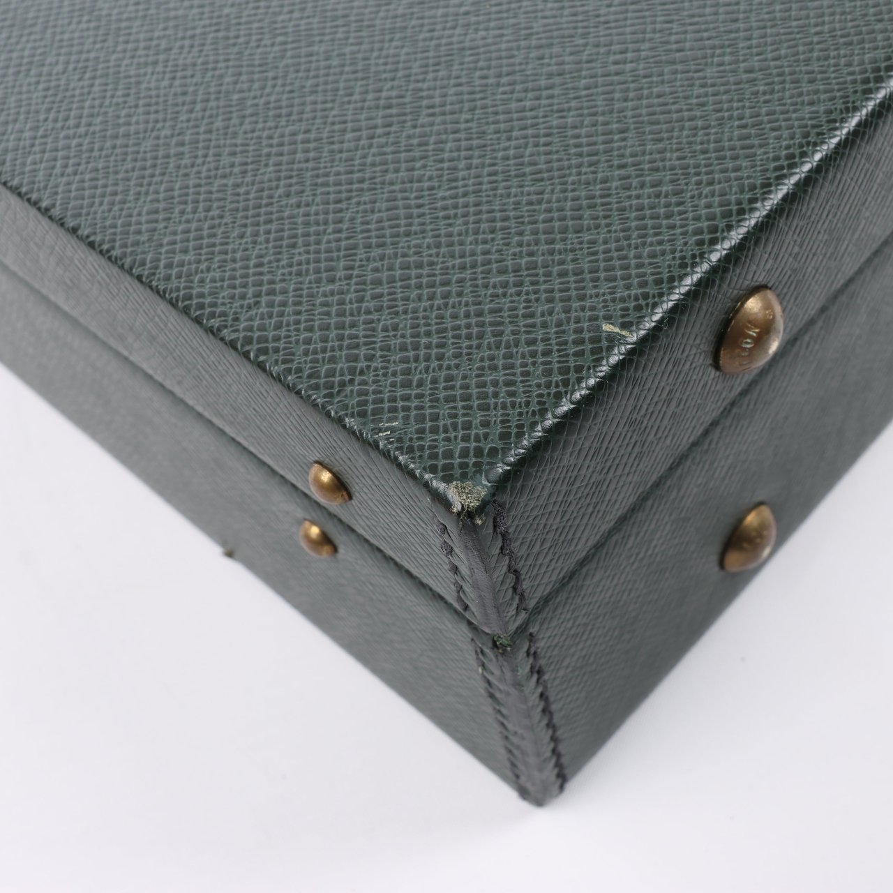 Louis Vuitton Louis Vuitton Taiga Diplomat Travel Bag in Green M30014 Groen