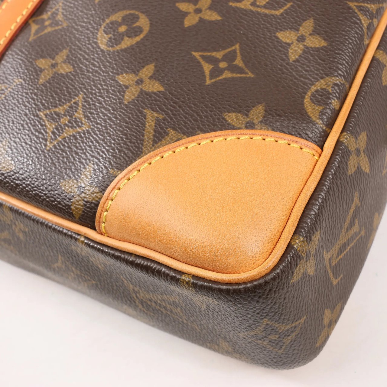 Louis Vuitton Louis Vuitton Monogram Porte Documents Voyage Handbag in Brown M53361 Bruin