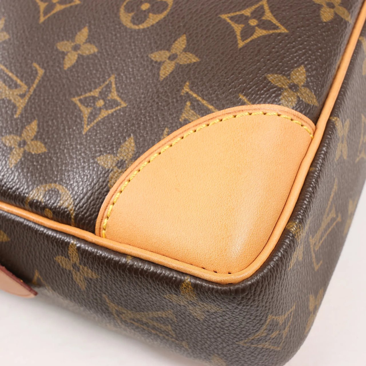Louis Vuitton Louis Vuitton Monogram Porte Documents Voyage Handbag in Brown M53361 Bruin