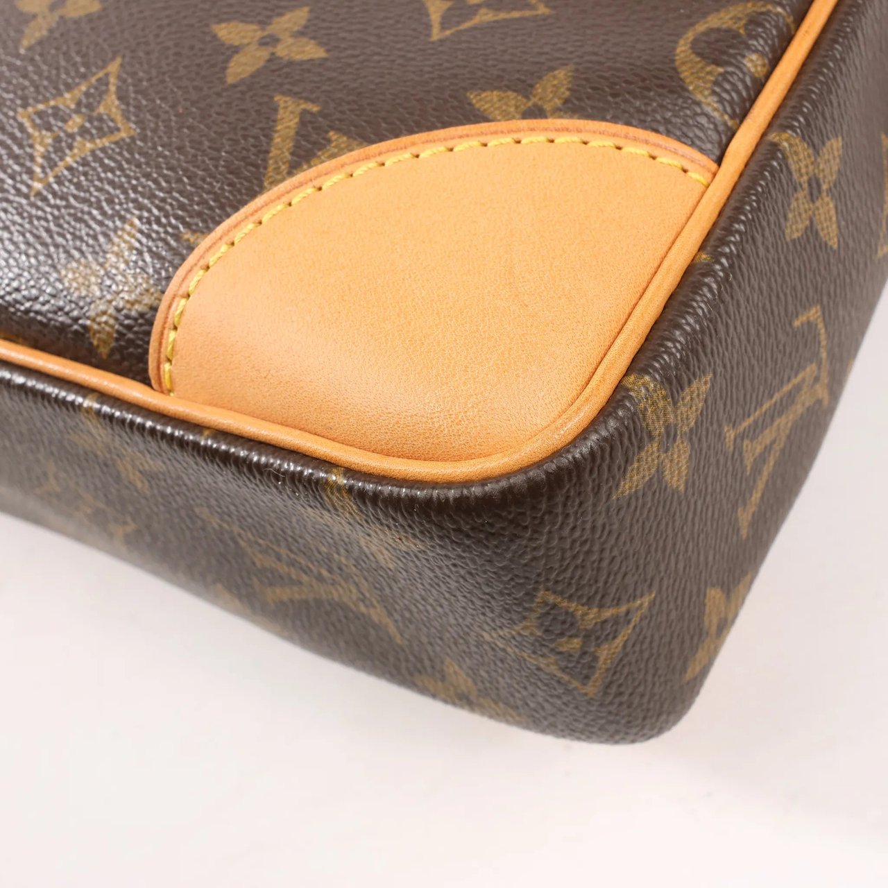 Louis Vuitton Louis Vuitton Monogram Porte Documents Voyage Handbag in Brown M53361 Bruin
