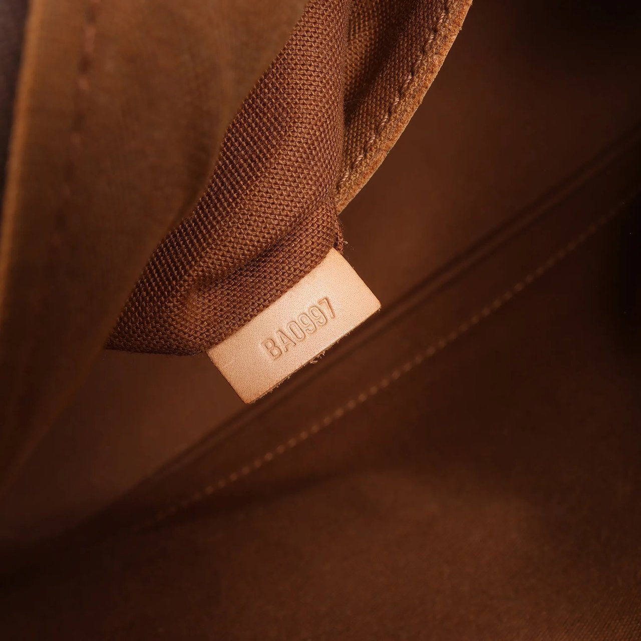 Louis Vuitton Louis Vuitton Monogram Canvas Alma PM Handbag in Brown M51130 Bruin