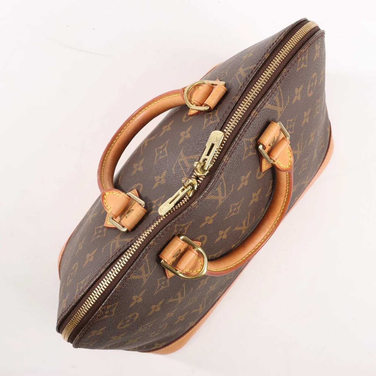 Louis Vuitton Louis Vuitton Monogram Canvas Alma PM Handbag in Brown M51130 Bruin