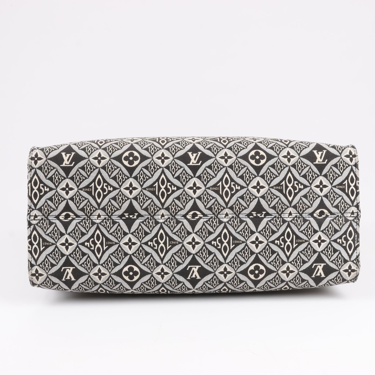 Louis Vuitton Louis Vuitton Since 1854 OnTheGo GM Handbag in Black x White M57207 Divers