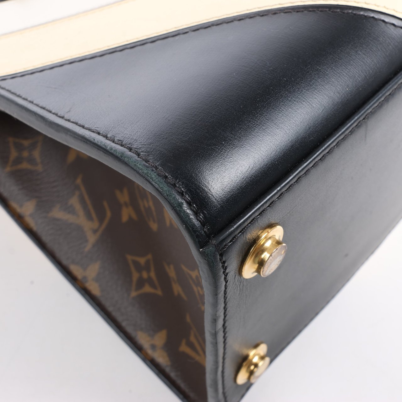 Louis Vuitton Louis Vuitton LV Logo City Steamer PM Handbag in Beige x Black Divers