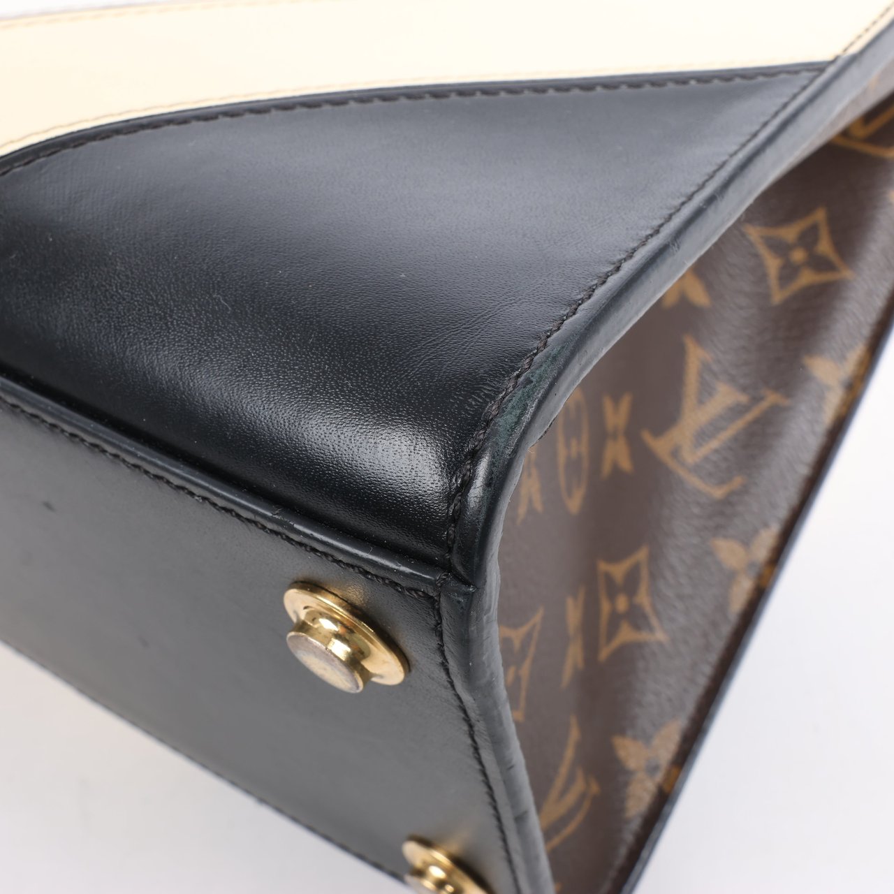 Louis Vuitton Louis Vuitton LV Logo City Steamer PM Handbag in Beige x Black Divers