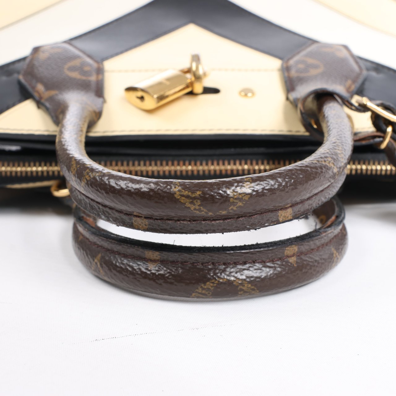 Louis Vuitton Louis Vuitton LV Logo City Steamer PM Handbag in Beige x Black Divers