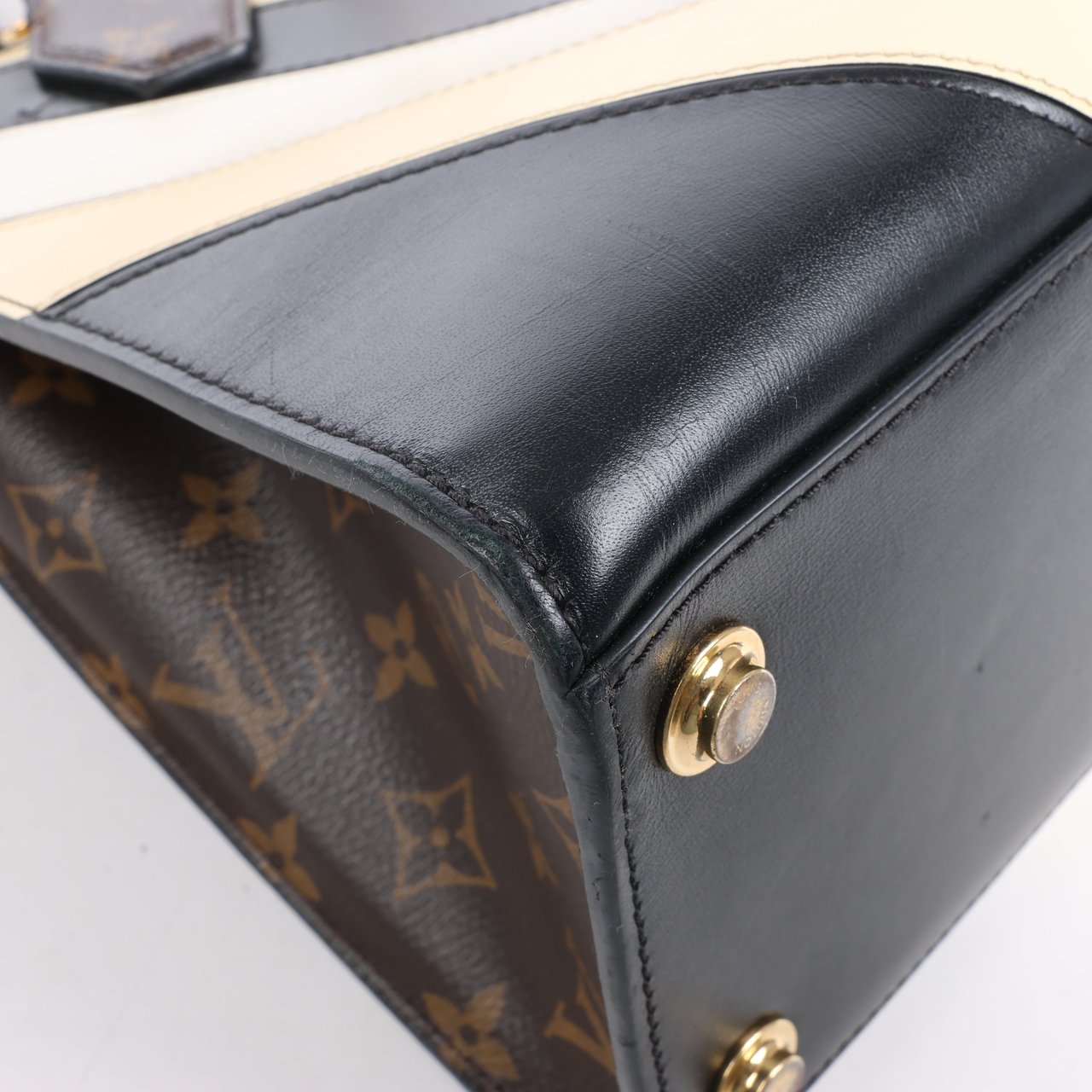 Louis Vuitton Louis Vuitton LV Logo City Steamer PM Handbag in Beige x Black Divers