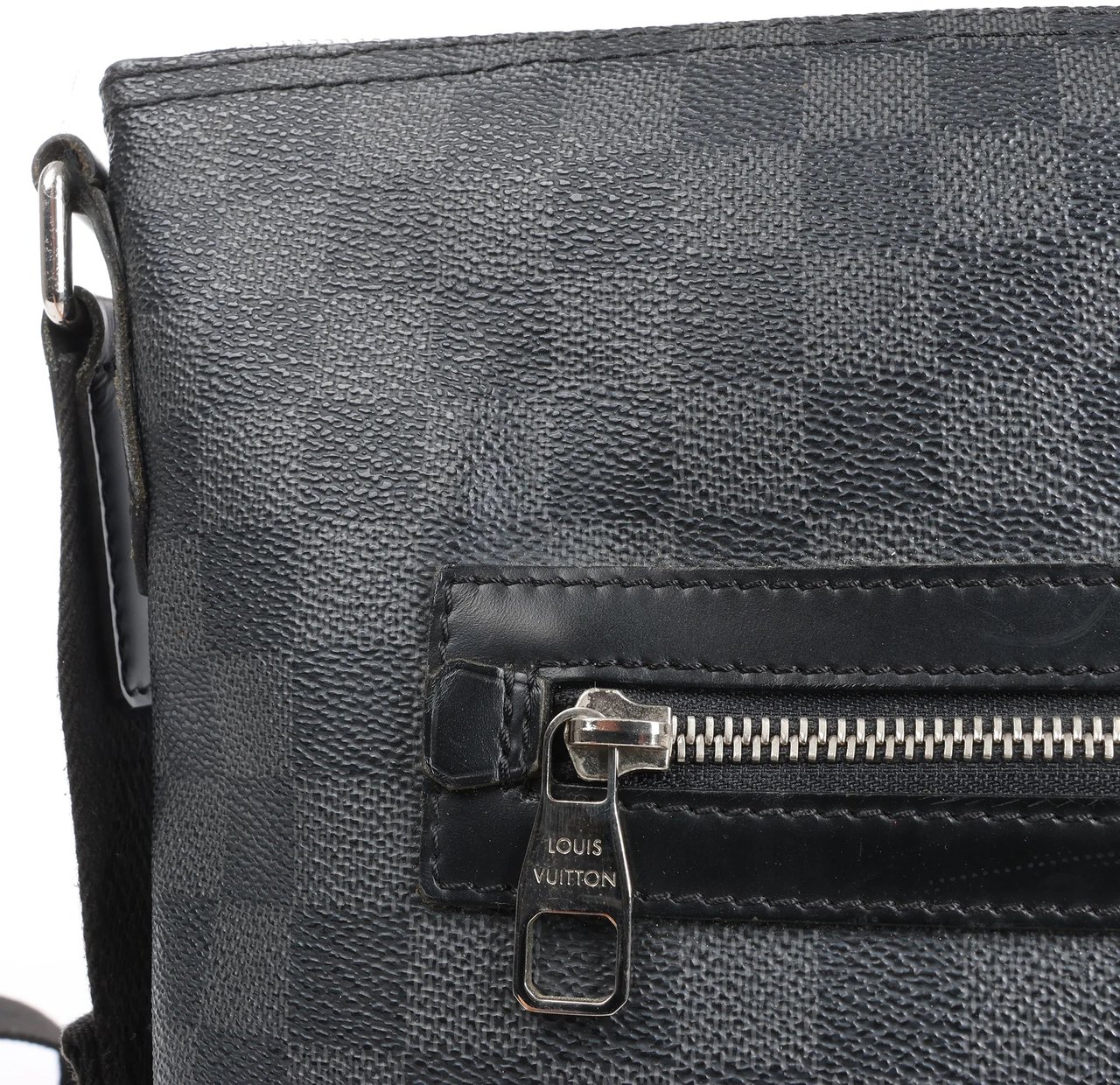 Louis Vuitton Louis Vuitton Damier Graphite Mick MM Shoulder Bag N41106 Zwart