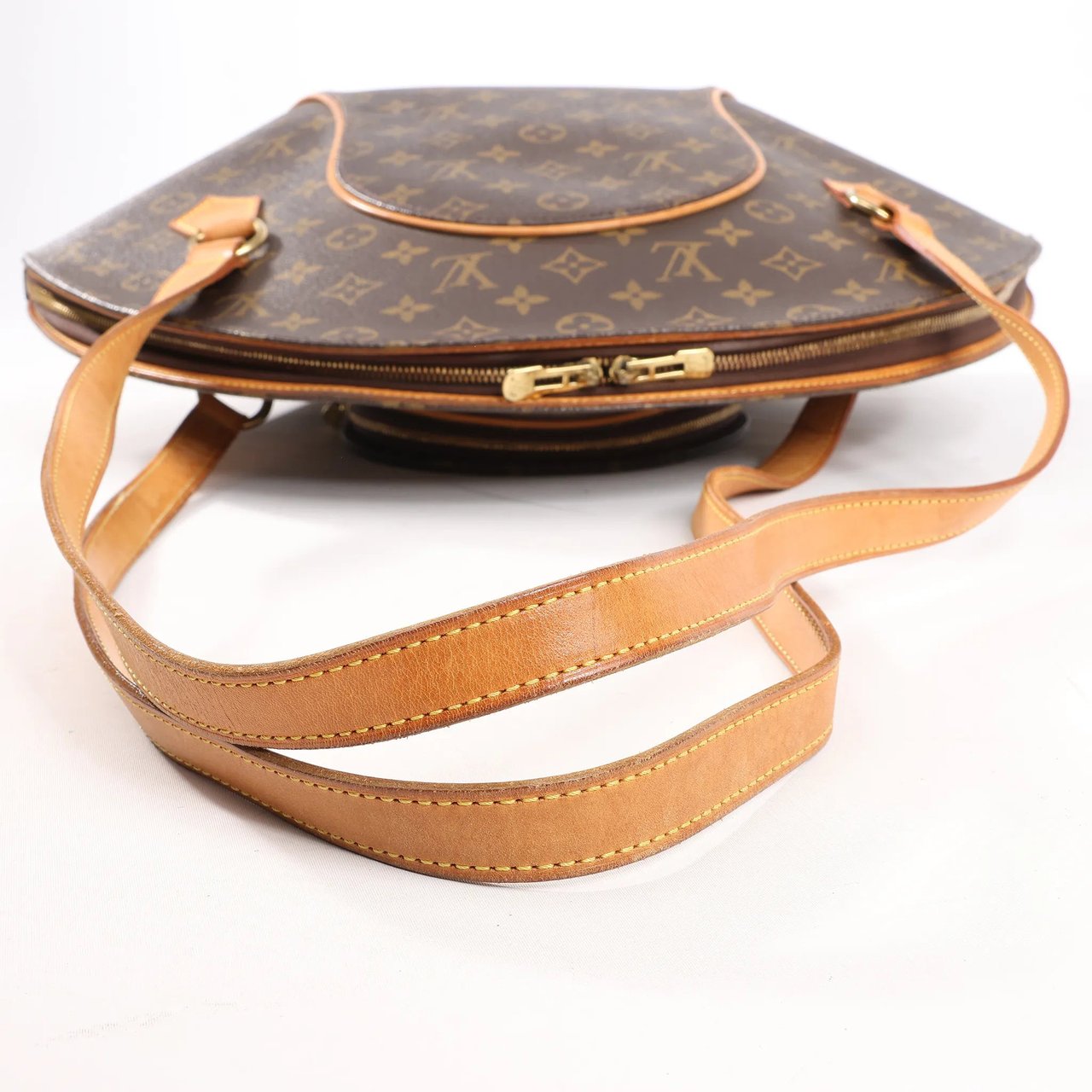 Louis Vuitton Louis Vuitton Monogram Canvas Ellipse Shoulder Bag in Brown M51128 Bruin