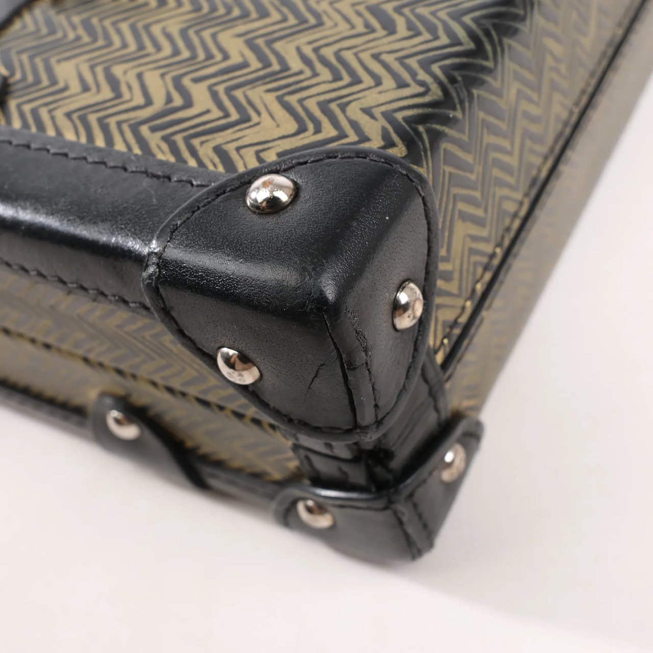 Louis Vuitton Louis Vuitton Petite Mull Epi Leather Shoulder Bag in Gold x Black M51928 Divers