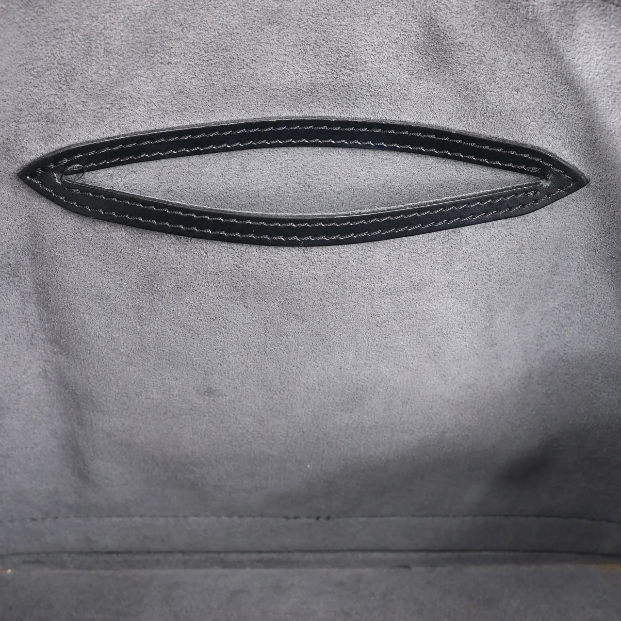 Louis Vuitton Louis Vuitton Epi Leather Alma PM Handbag in Black M52142 Zwart