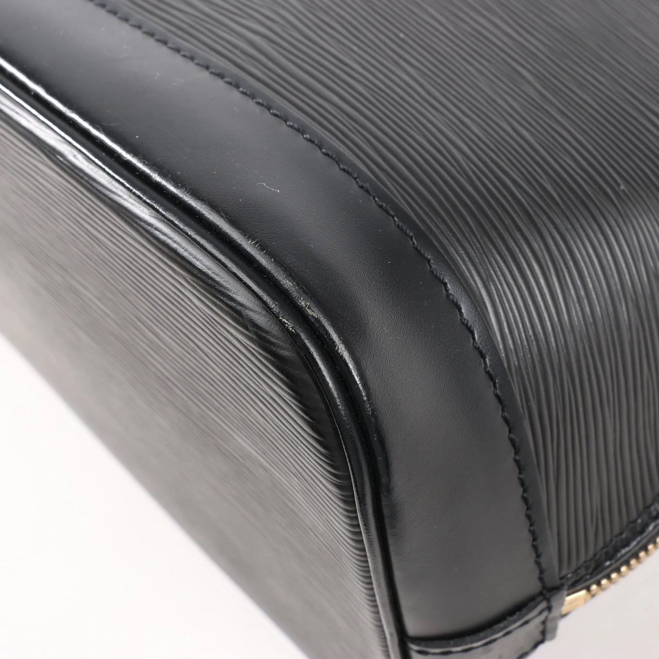 Louis Vuitton Louis Vuitton Epi Leather Alma PM Handbag in Black M52142 Zwart