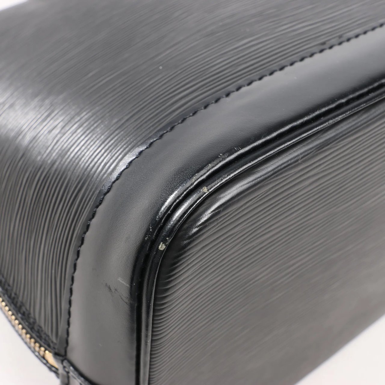 Louis Vuitton Louis Vuitton Epi Leather Alma PM Handbag in Black M52142 Zwart