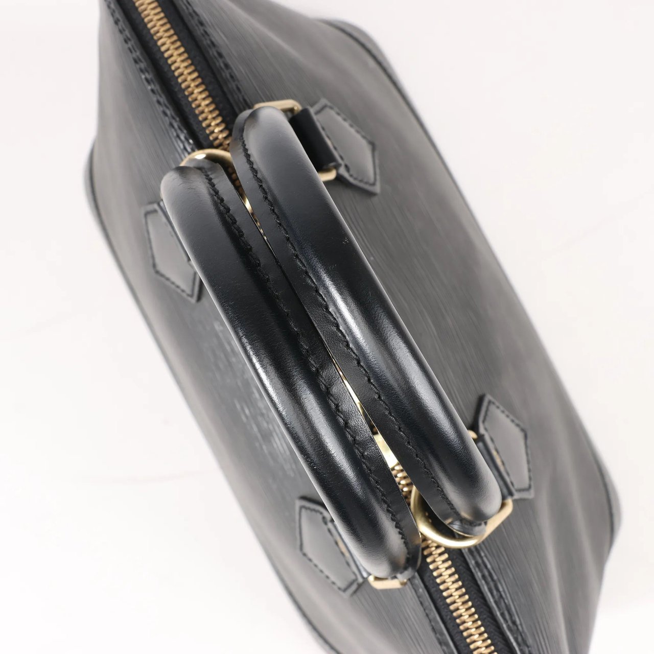 Louis Vuitton Louis Vuitton Epi Leather Alma PM Handbag in Black M52142 Zwart