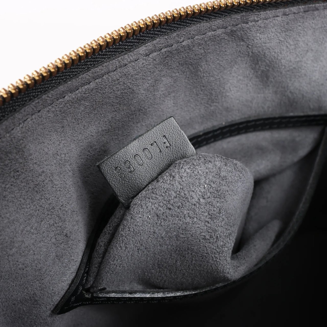 Louis Vuitton Louis Vuitton Epi Leather Alma PM Handbag in Black M52142 Zwart