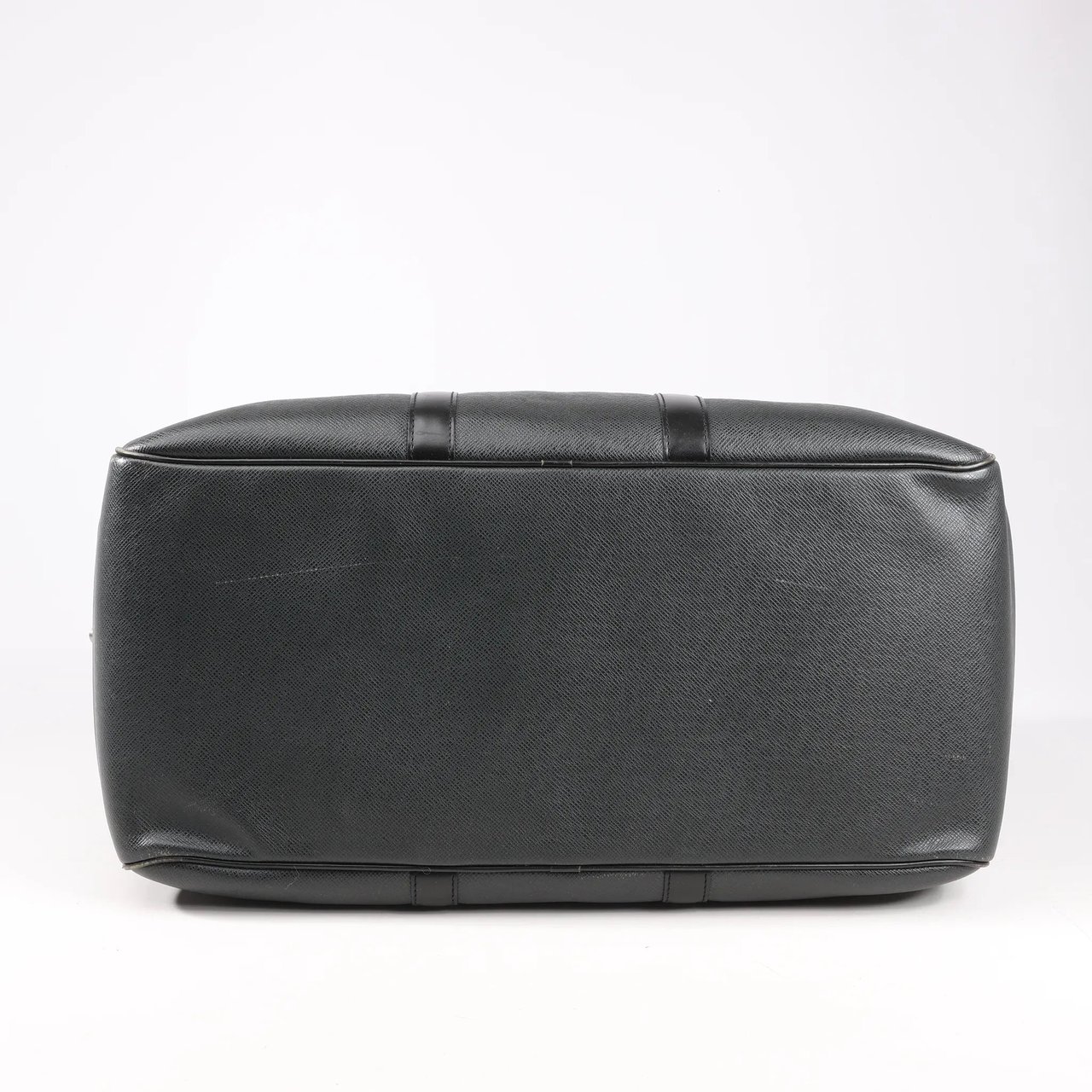 Louis Vuitton Louis Vuitton Taiga Leather Kendall PM Travel bag in Black M30122 Zwart