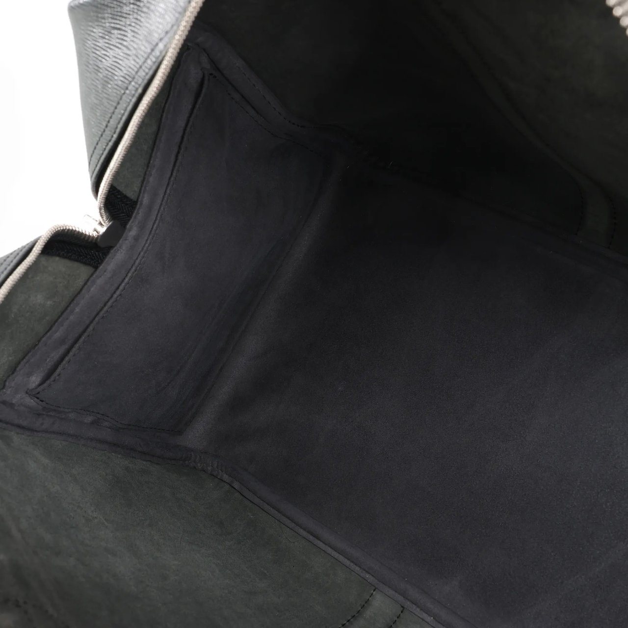 Louis Vuitton Louis Vuitton Taiga Leather Kendall PM Travel bag in Black M30122 Zwart